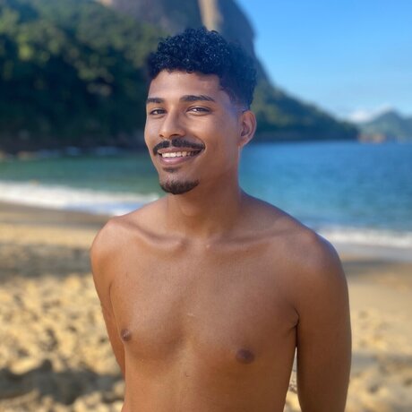 Fael pretty model image