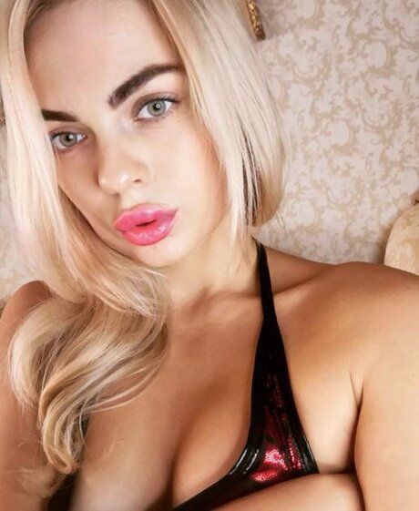 AlisaSweet_ naked model pics