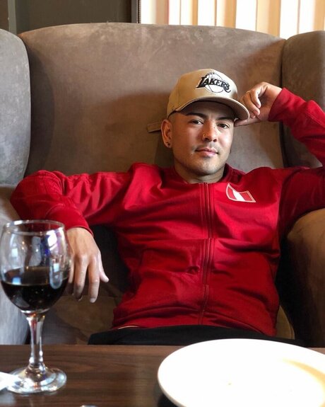 Ezequiiel model pretty archive