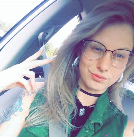 NeonLemonade erotic model gallery