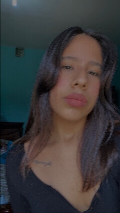 DAYANN_ beautiful model picture