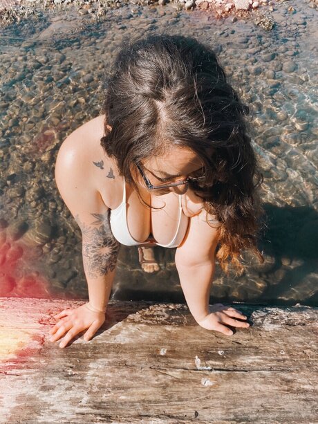 roobz model nude gallery