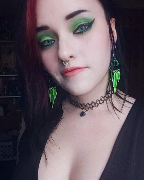 TheMazikeen model perfect archive