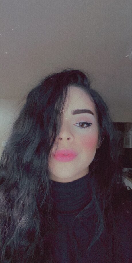 R I A H pretty star img