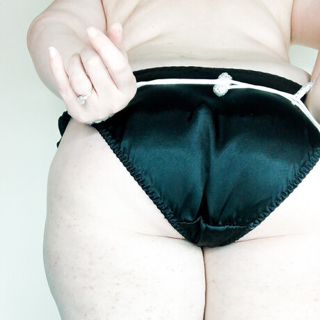 Beauty Mark nude actress archive