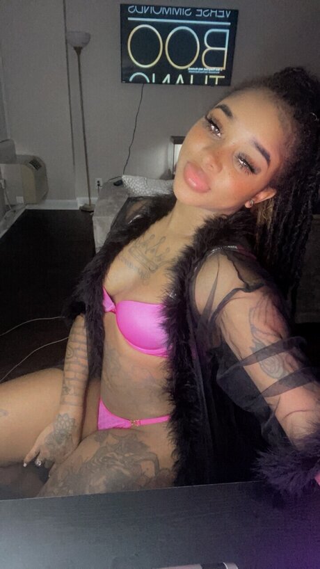 VegasDior pretty star pics