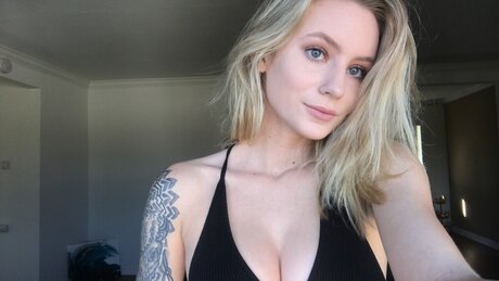 Goddess Brandee model erotic galleries