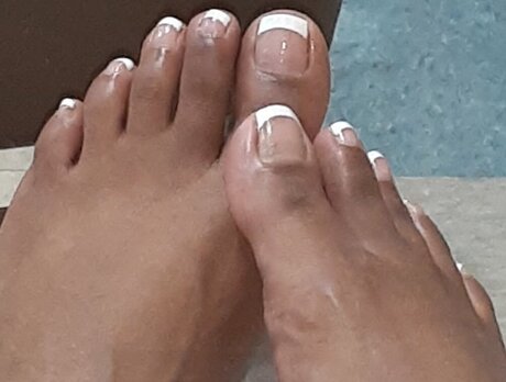 Suckable Lickable Toes_ star beautiful pics