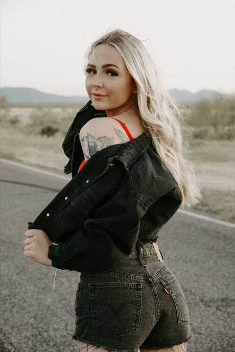 Tones pornographic model pics