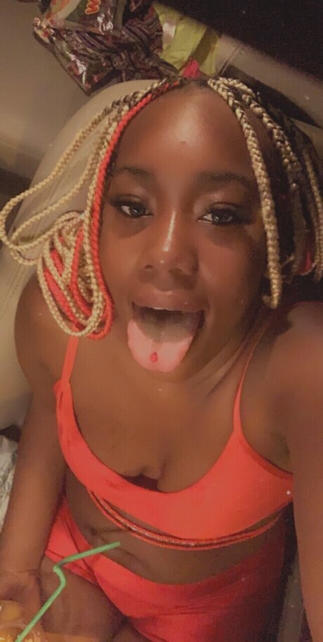 MeMe hot pornstar gallery