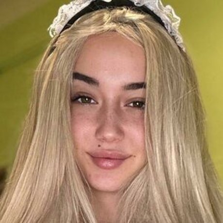 littlealicexxx erotic star picture