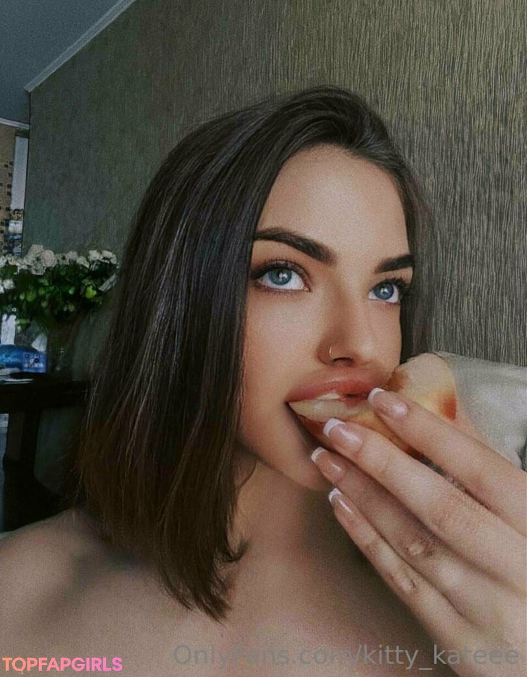 chubby nude onlyfans naked picture