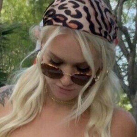 Kaseefacee sex model pic