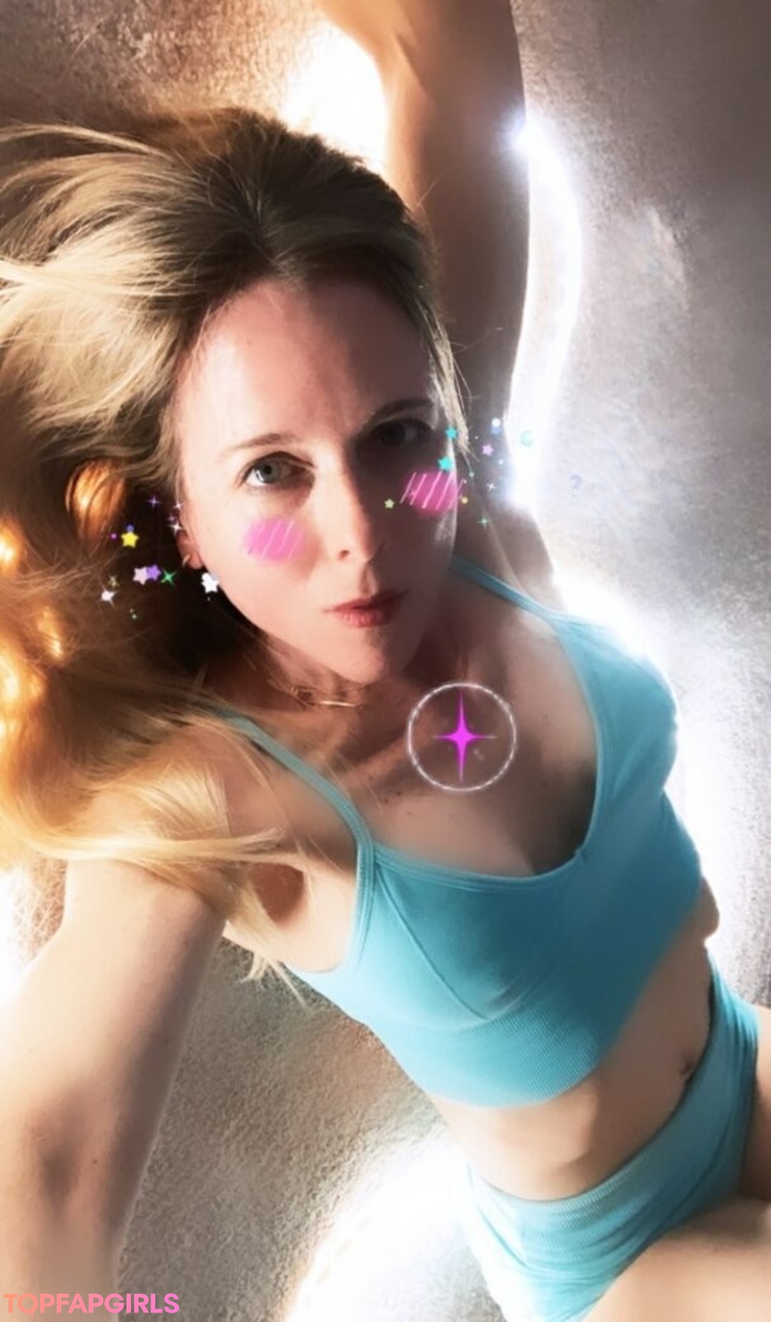 Peacefulfit star nudes pic