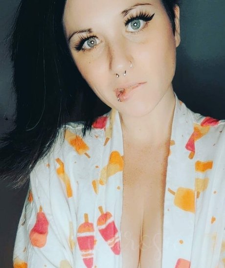 wetrosie nude model pictures