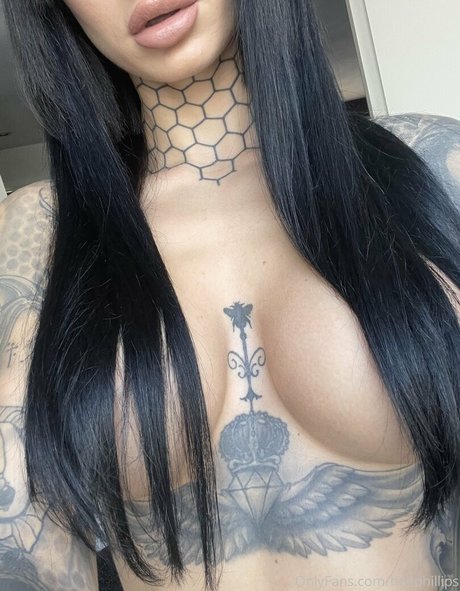 Bee Phillips model sexy galleries