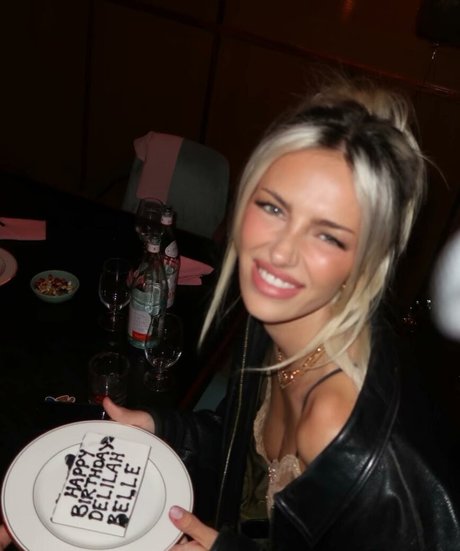 Delilah Belle Hamlin pornstar adult pic