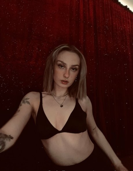 sweetvipgirl model erotic picture