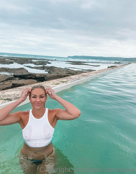 lesbian strapon onlyfans pornos picture