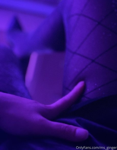 ms ginger pretty model pic