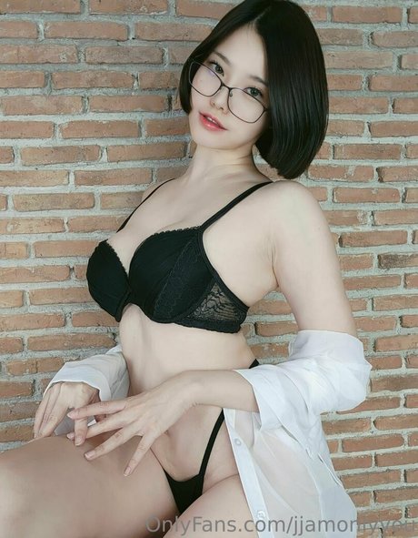 jjamonlyyou model nice pictures