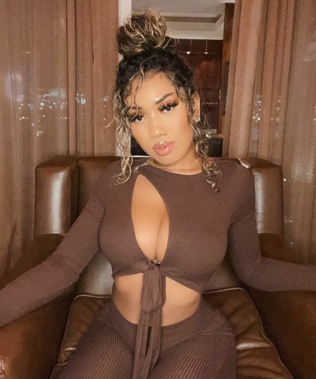 natrl nice pornstar picture