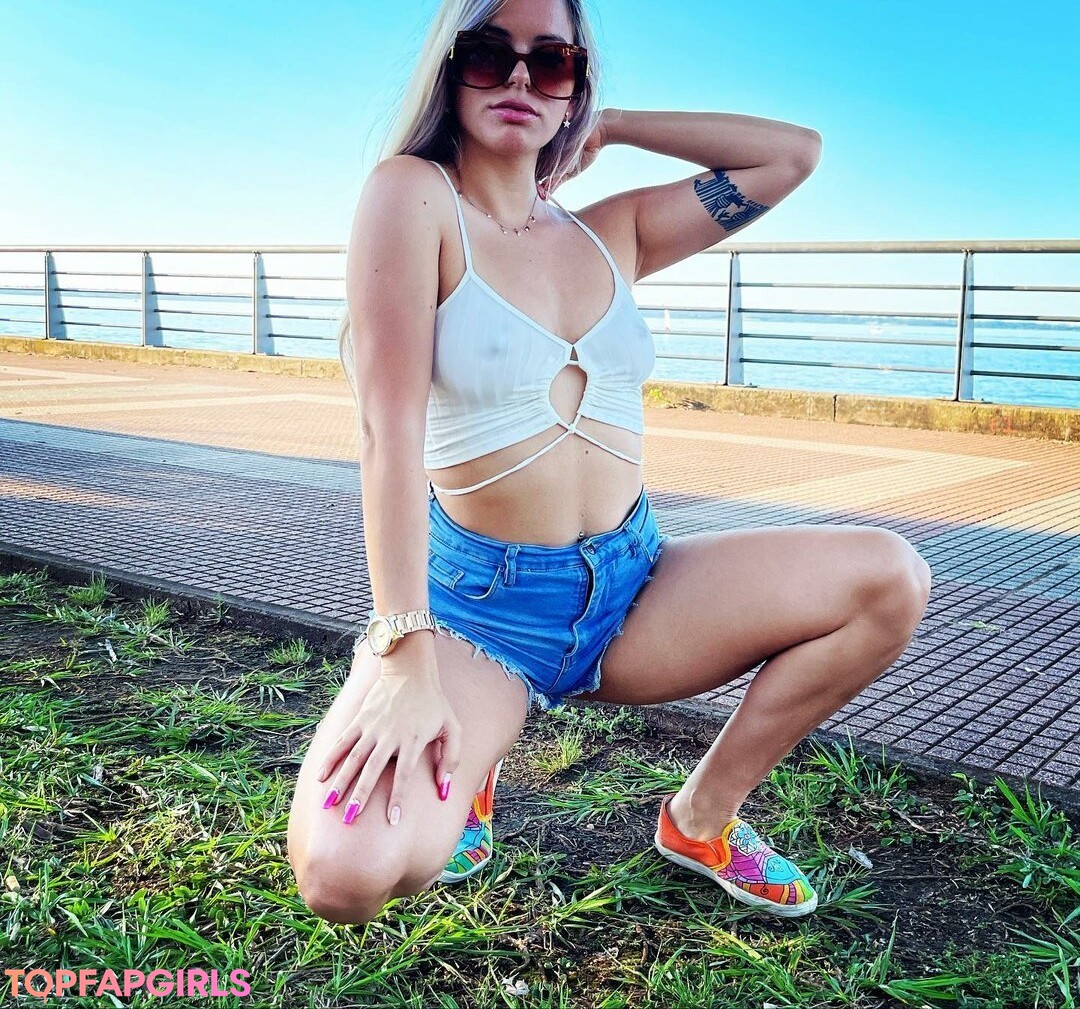 curvy muscle onlyfans hd images