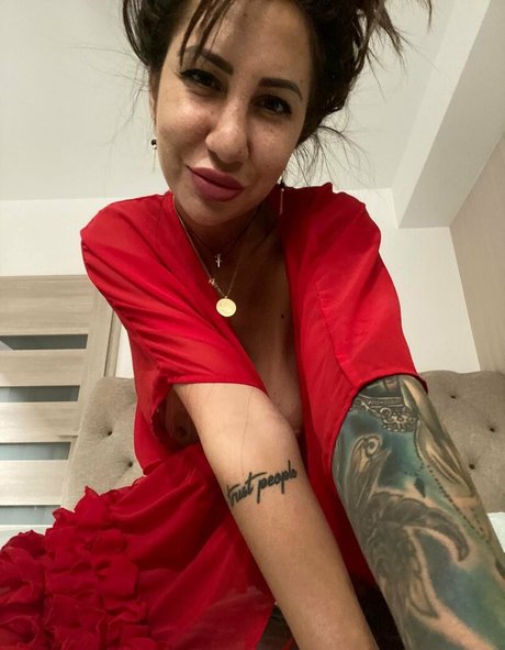 giulsthemilf naked model gallery