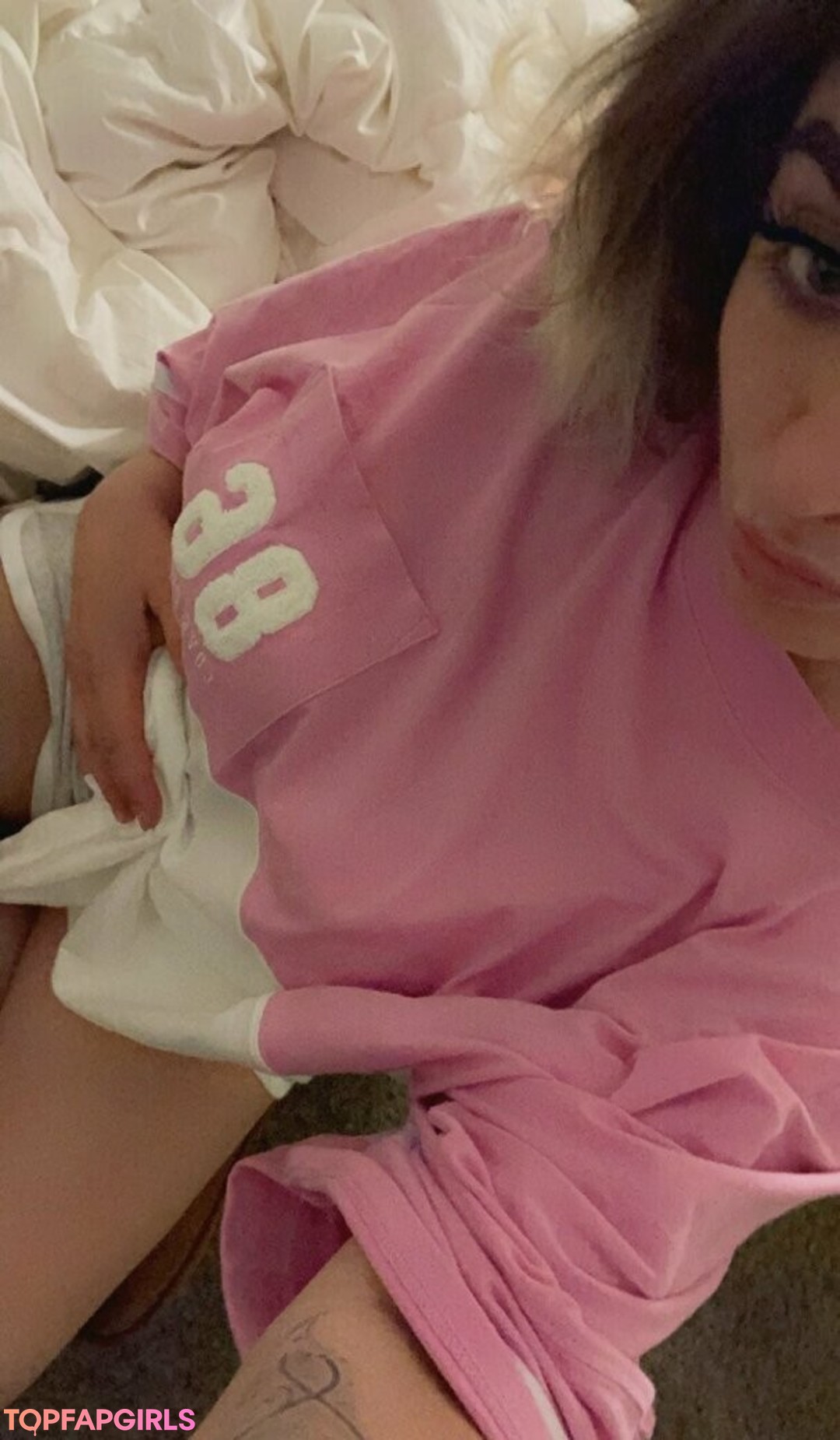 snowbunnygang420 model pornographic image