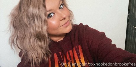 xxxhookedonbrookefree model top pictures