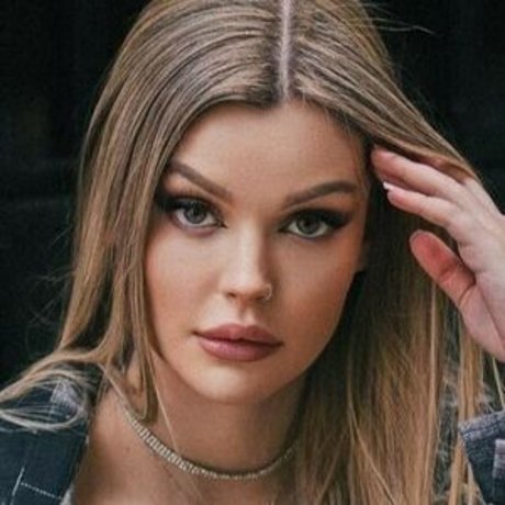 Aroyitt naked actress photos