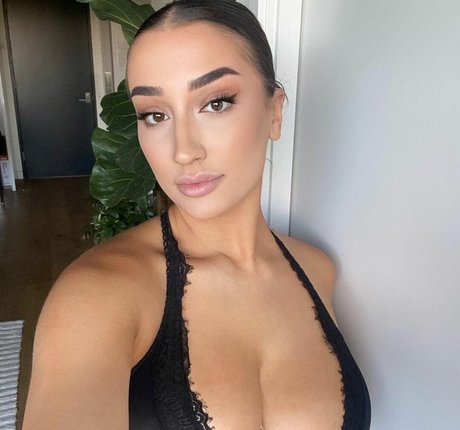 Carla Dior sexy star galleries