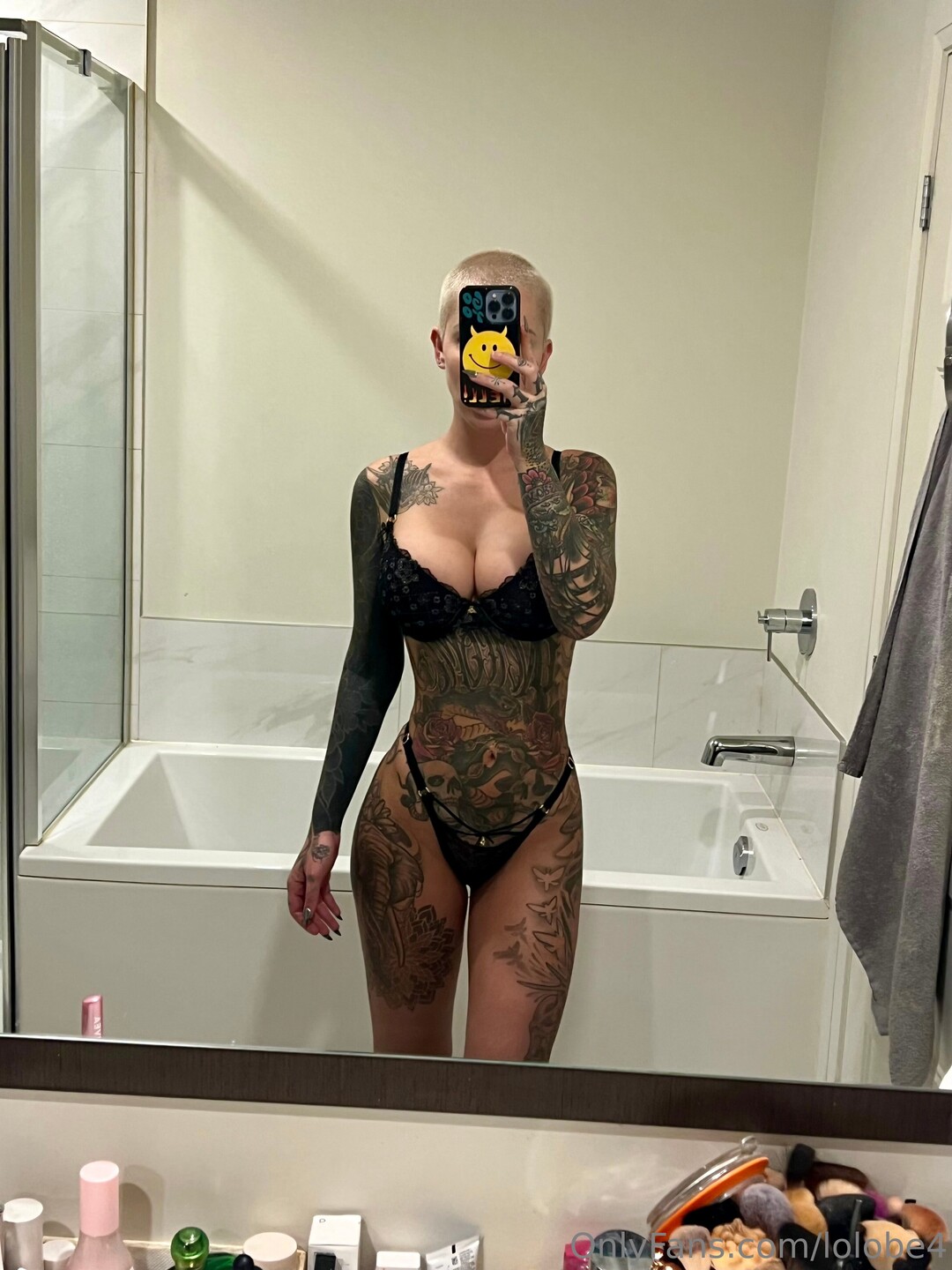 Lolobe4 xxx model pics