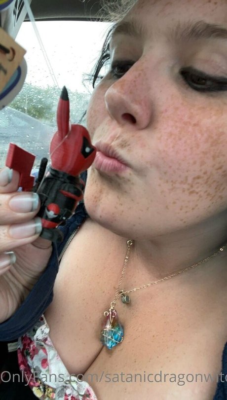 satanicdragonwitch hd star pics