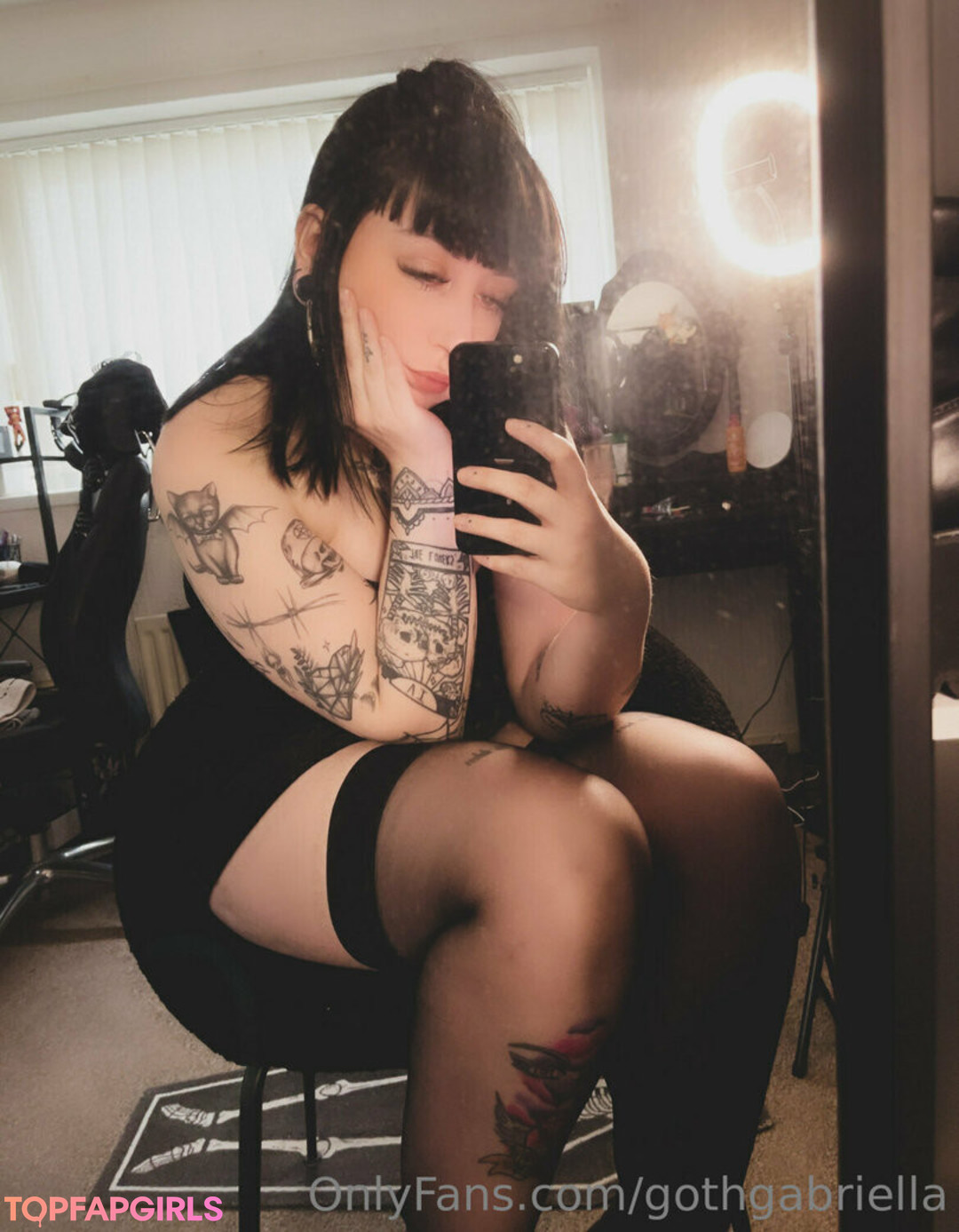 gothgabriella model naked picture
