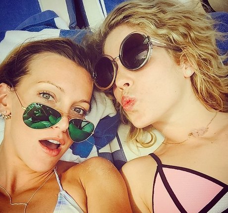 Katie Cassidy top actress img