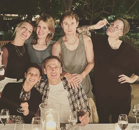 Katie Cassidy free star gallery