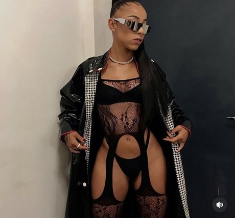 Isis Pequine porn star images