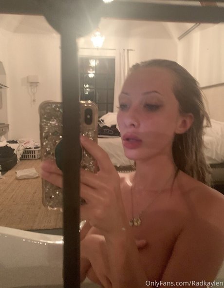 radkaylen model art pic