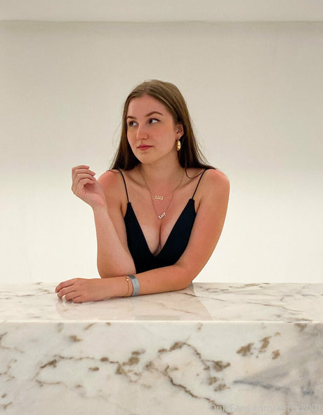 choosylucy actress photo