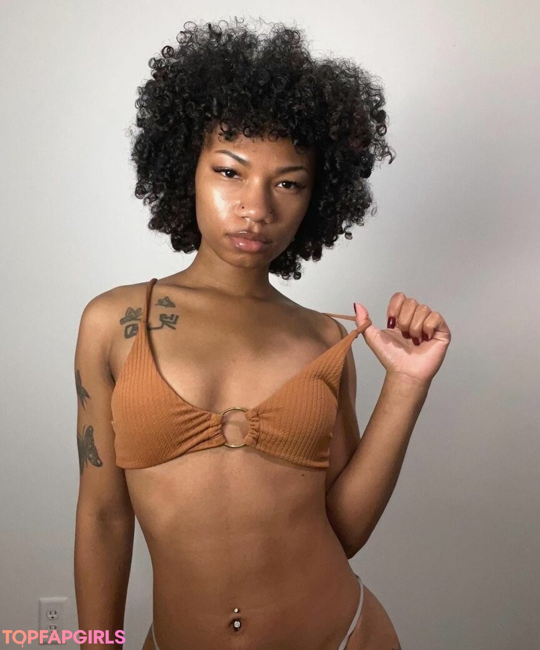 CurlyFryK nudes star pic