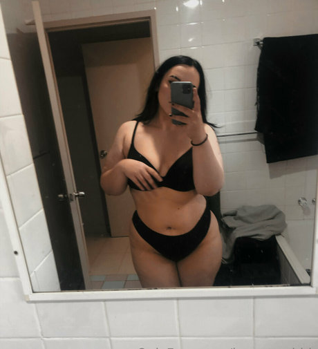 lenatsuki sexy actress photos