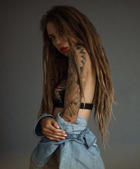 Hanna Mykhailova nude model galleries