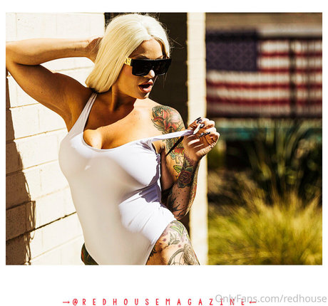 redhouse model hot pics