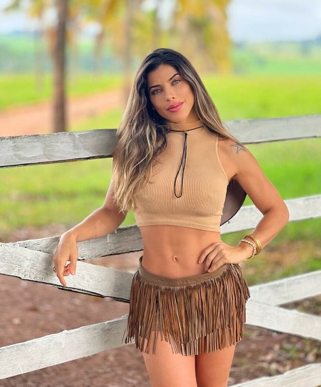 Ana Paula Minerato model pretty img