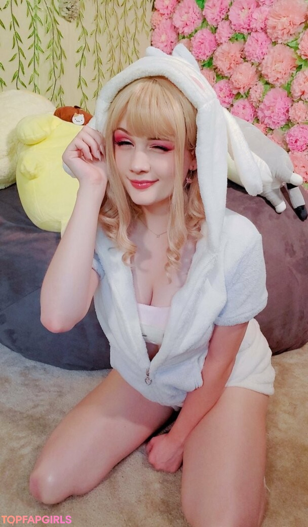 Miinuinu pornographic actress image