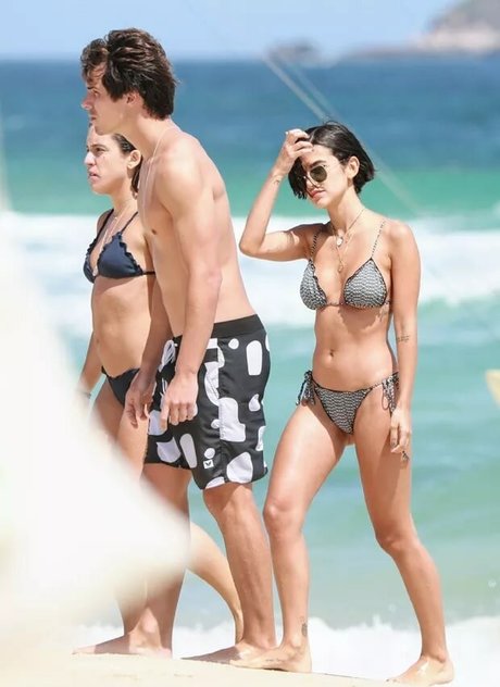 Manu Gavassi sex model photos