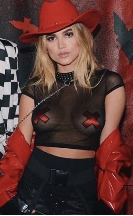 Manu Gavassi art star pictures