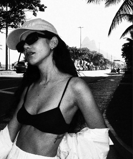 Manu Gavassi pornstar exclusive photos