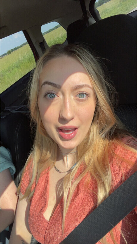 RaeAnna model free photos